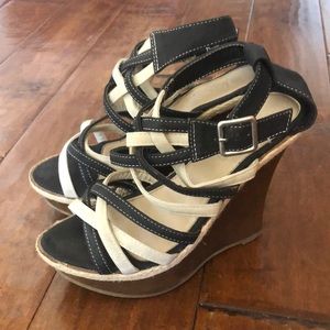 Strait wedge sandals